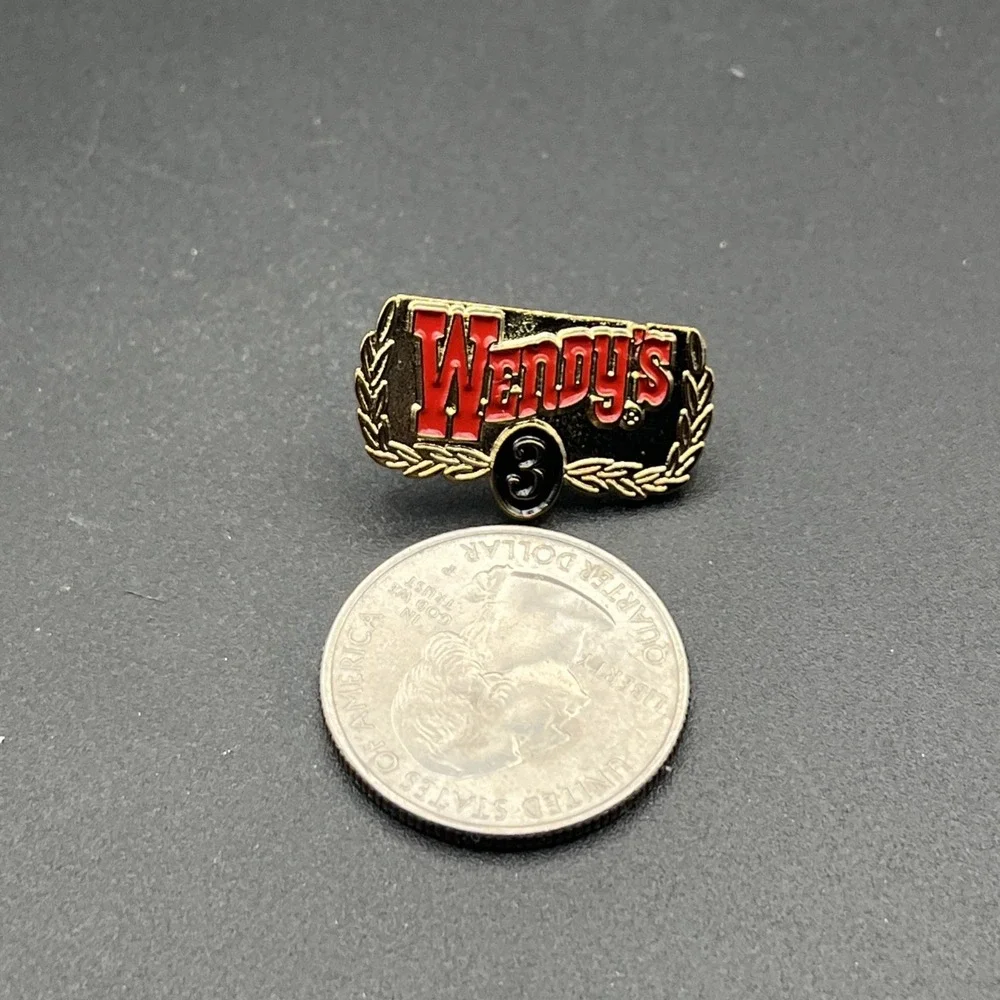 Wendy's Fast Food Restaurant 3 Years Of Service Employee Lapel‎ Hat Pin